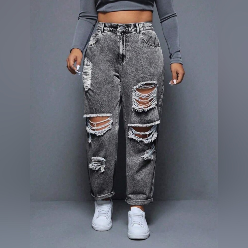 Plus Size 24W Gray Distressed Boyfriend Jeans with Acid-Wash NWOT